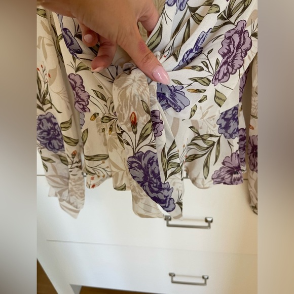 ASTR the label floral top - Picture 5 of 7